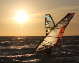 Regali per Lui windsurf, idee regalo per chi ama il mare, regalo corso windsurf