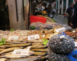 pacchetti viaggio regalo, soggiorno a venezia, visita mercato pesce rialto